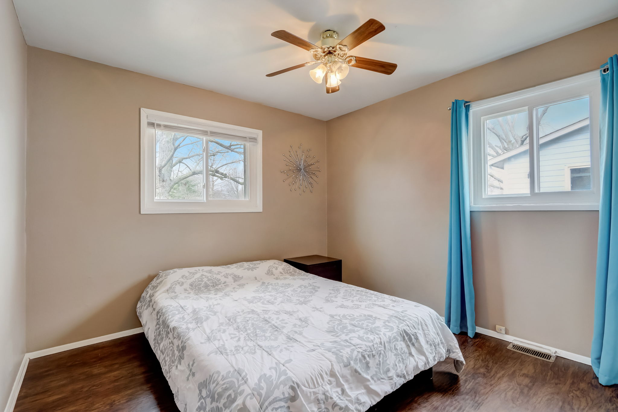 N Kitley Ave-032