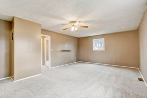 N Kitley Ave-016