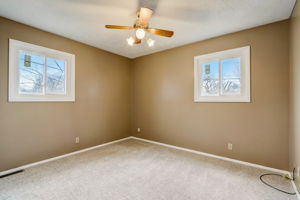 N Kitley Ave-022