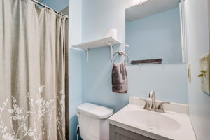 N Kitley Ave-029