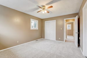 N Kitley Ave-020