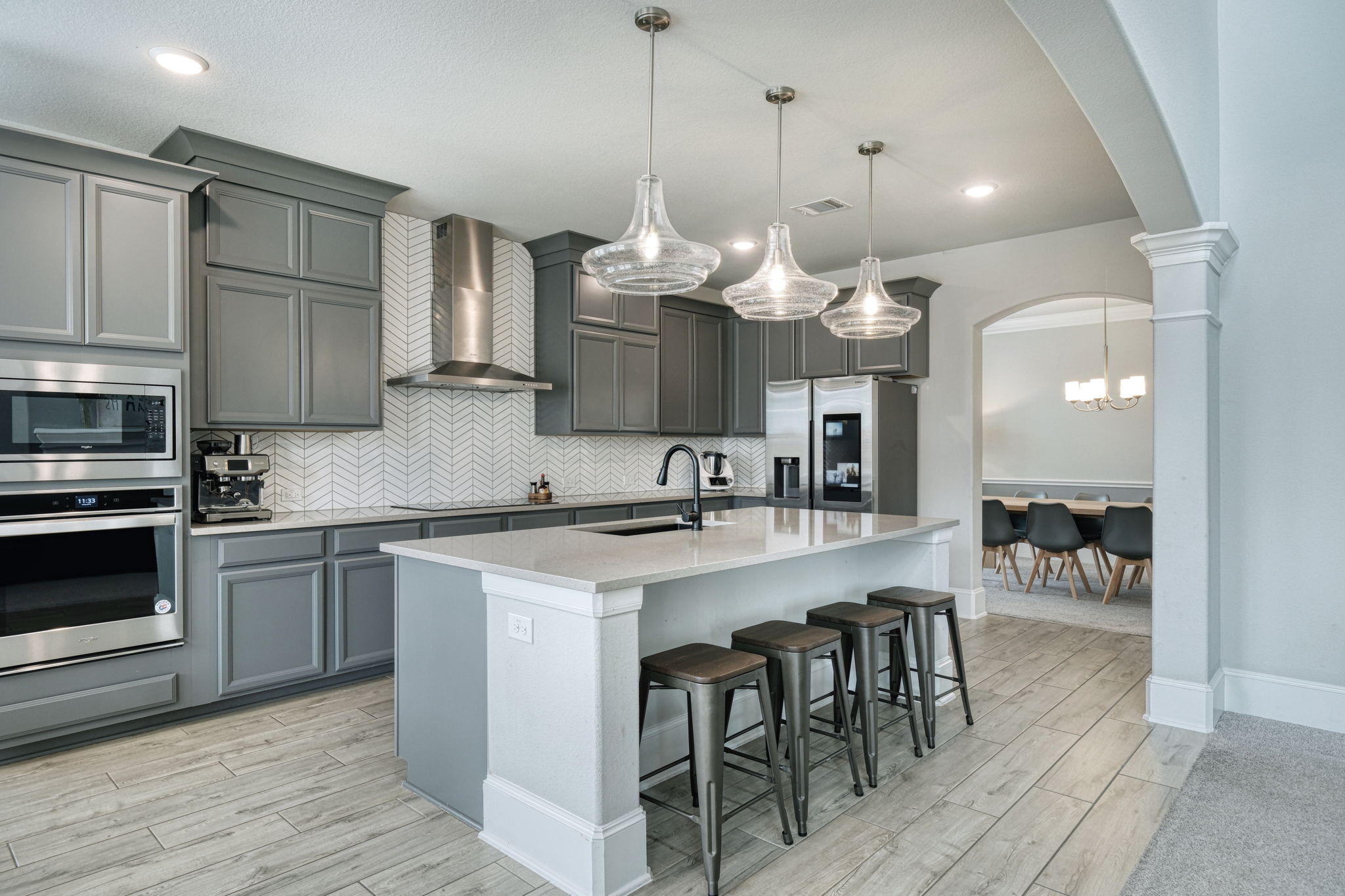 Kitchen/Breakfast Bar