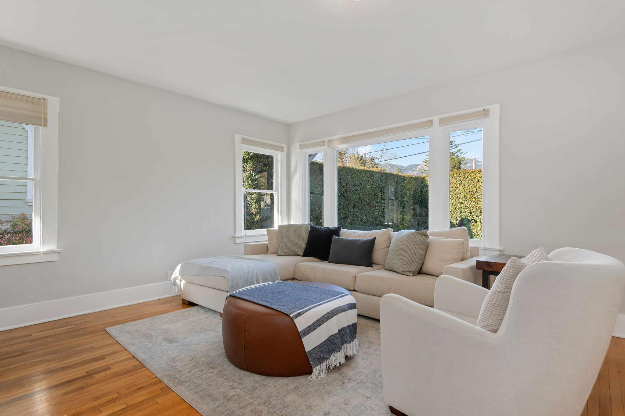 06 - LIving Room