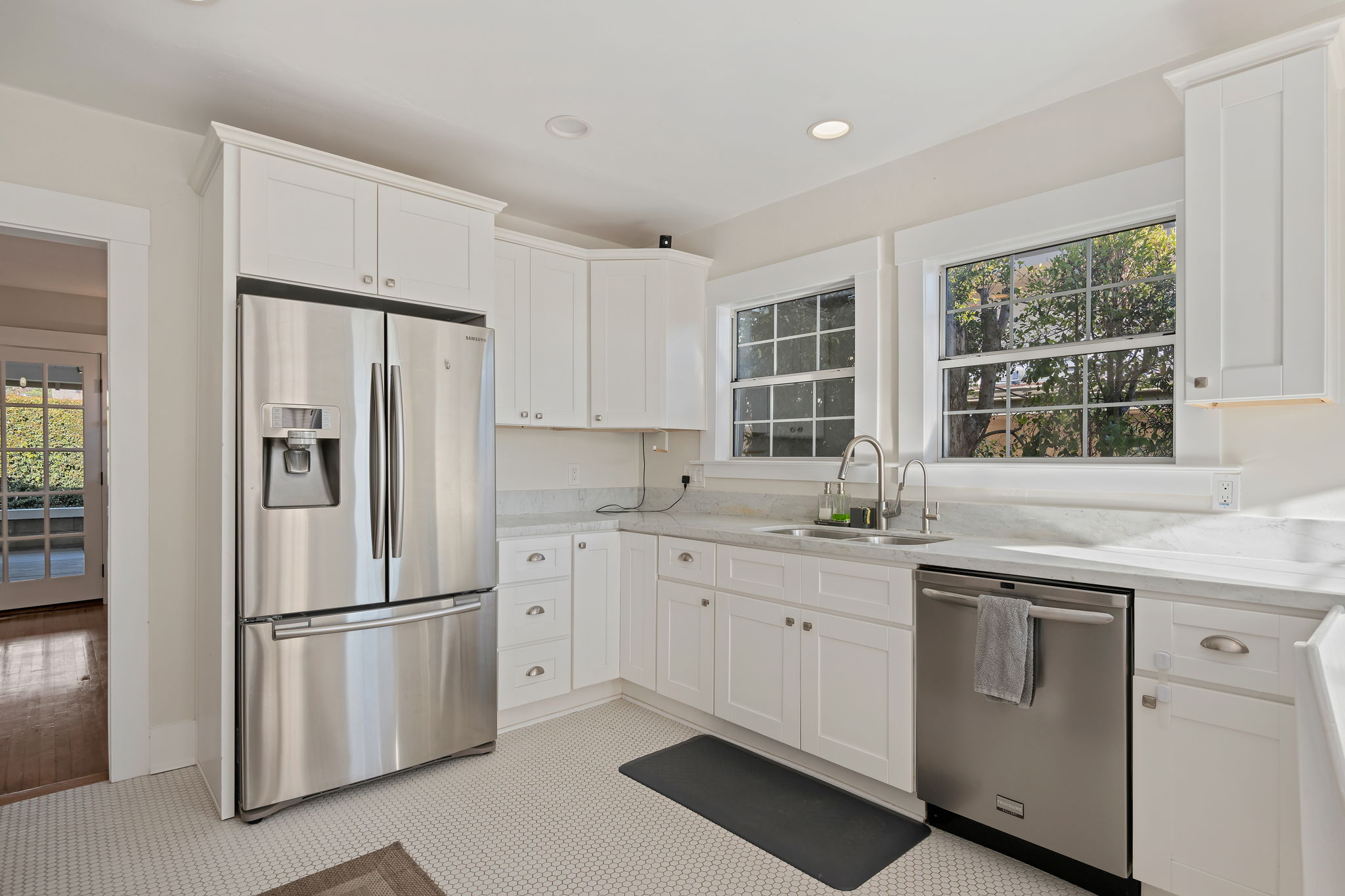 12 - Kitchen