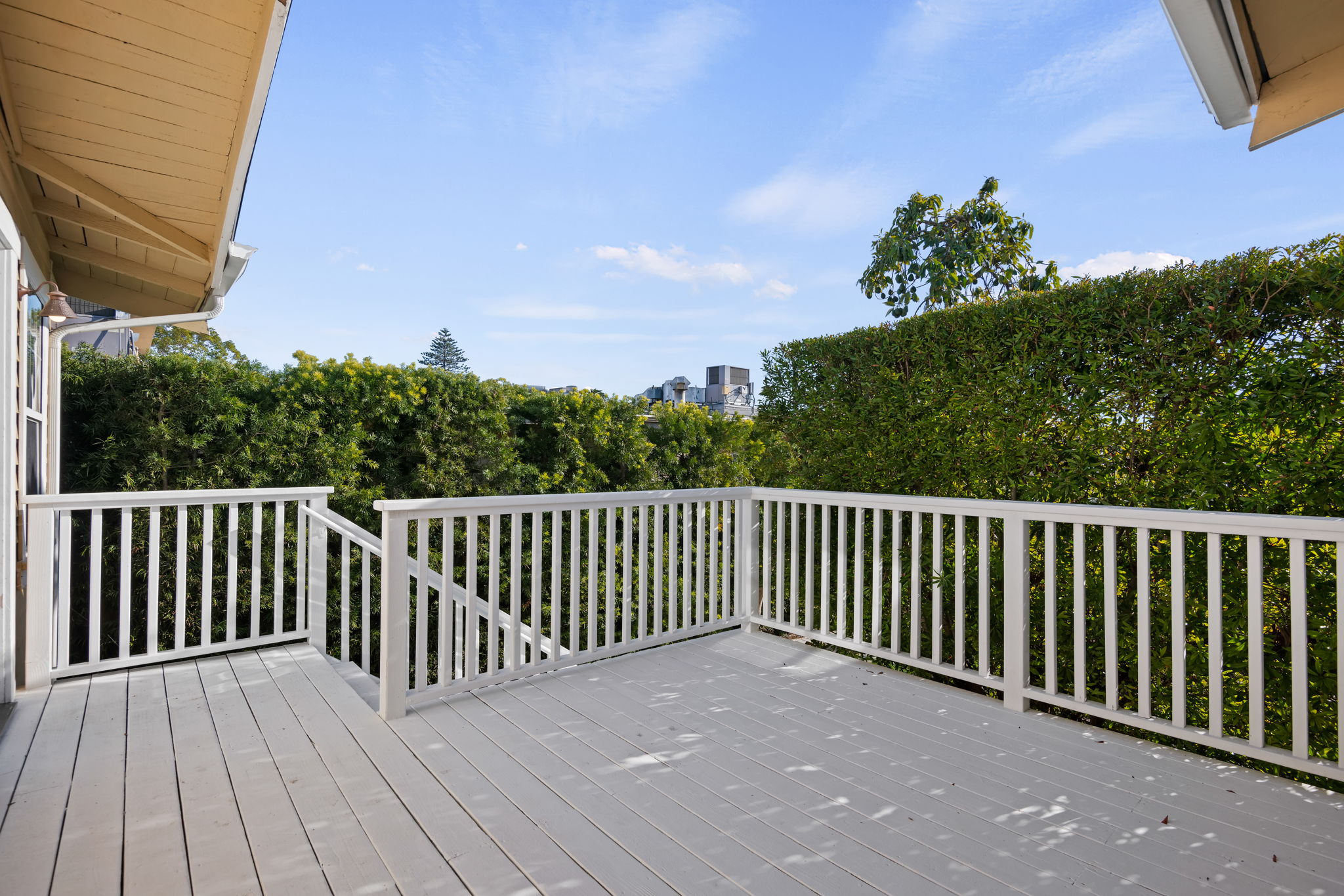 16 - Deck