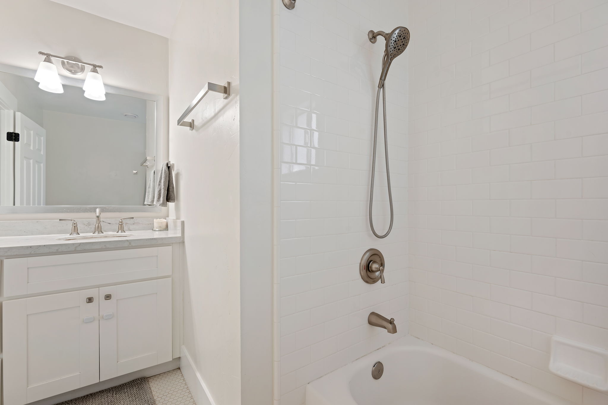27 - Bathroom 2