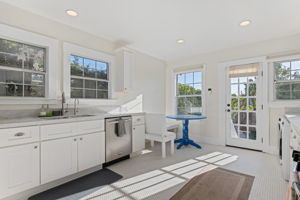 11 - Kitchen
