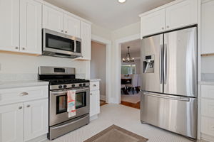 13 - Kitchen