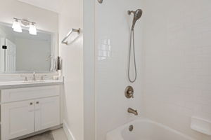 27 - Bathroom 2