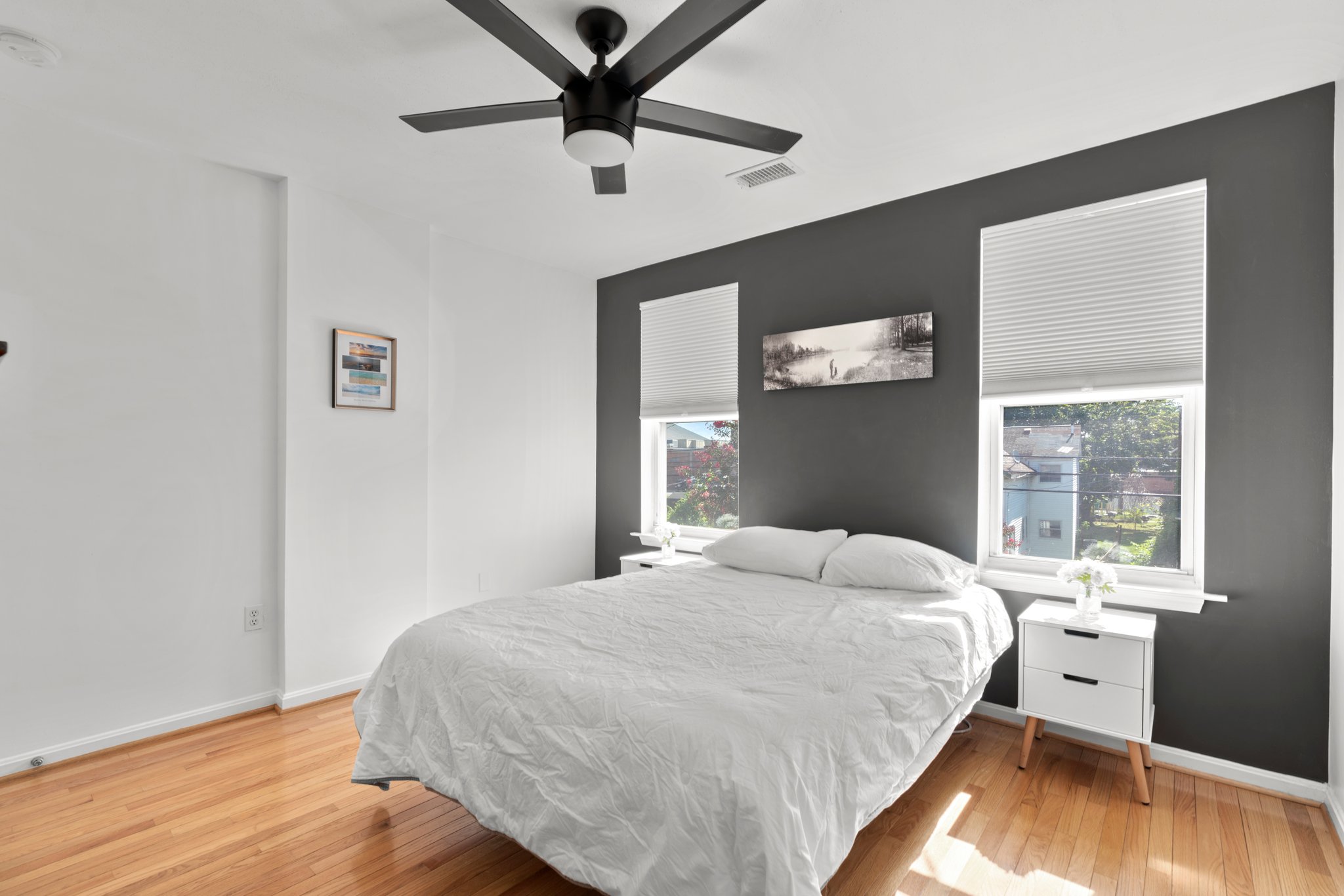 16. Upper bedroom.JPG