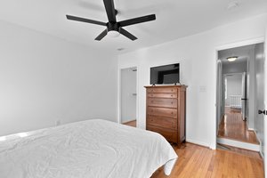 15. Upper bedroom.JPG