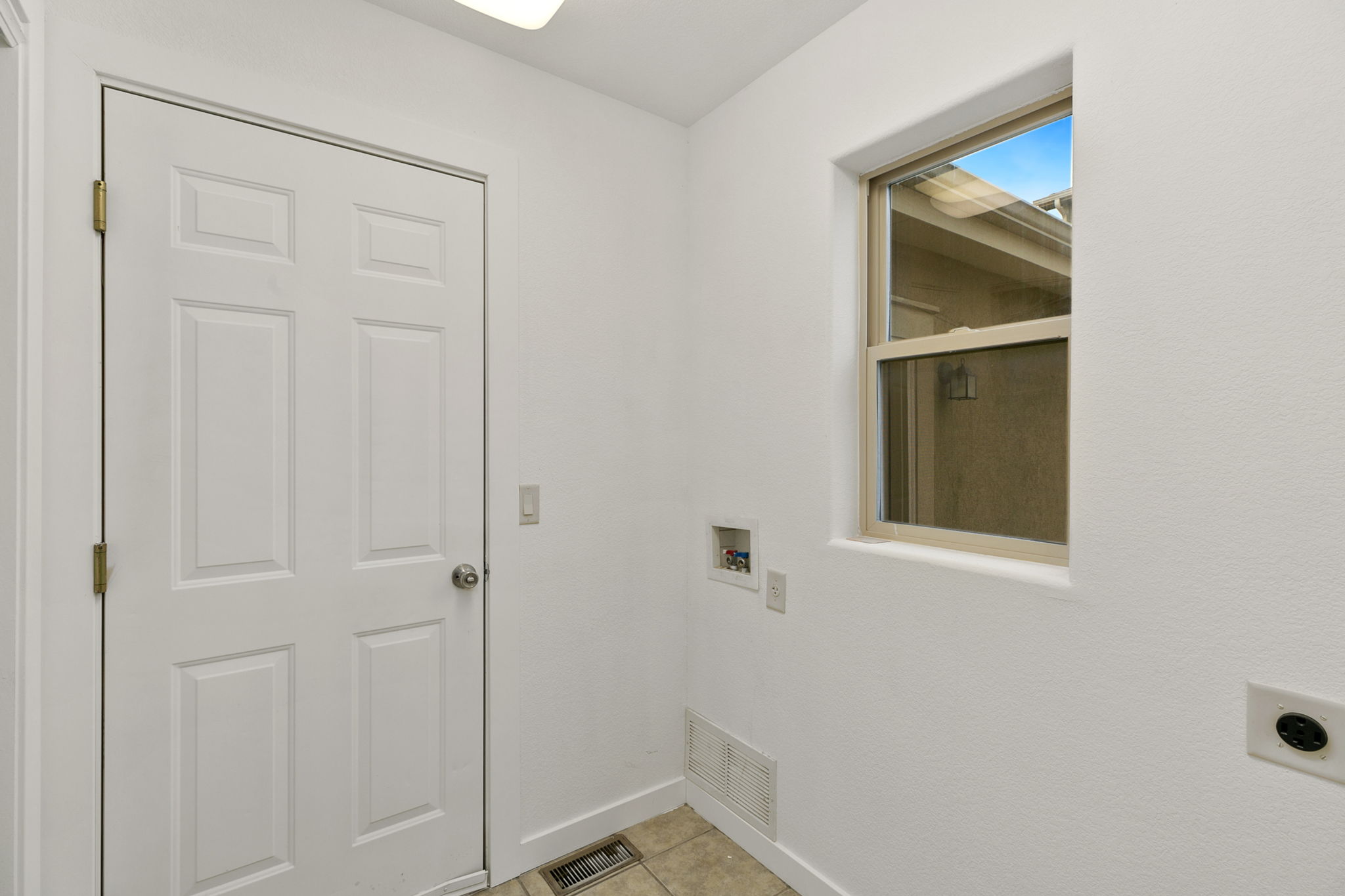 223 Basswood Ave, Johnstown, CO 80534, USA Photo 14