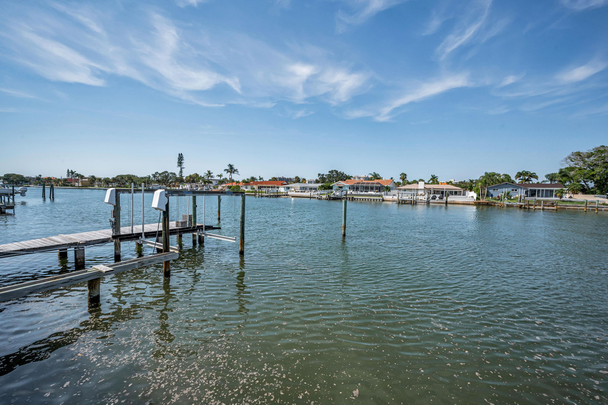 Dock and Water View4