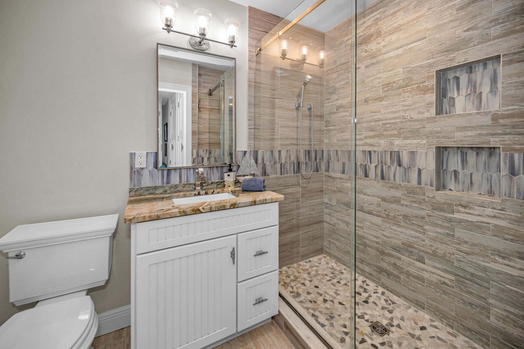Guest Bathroom2a
