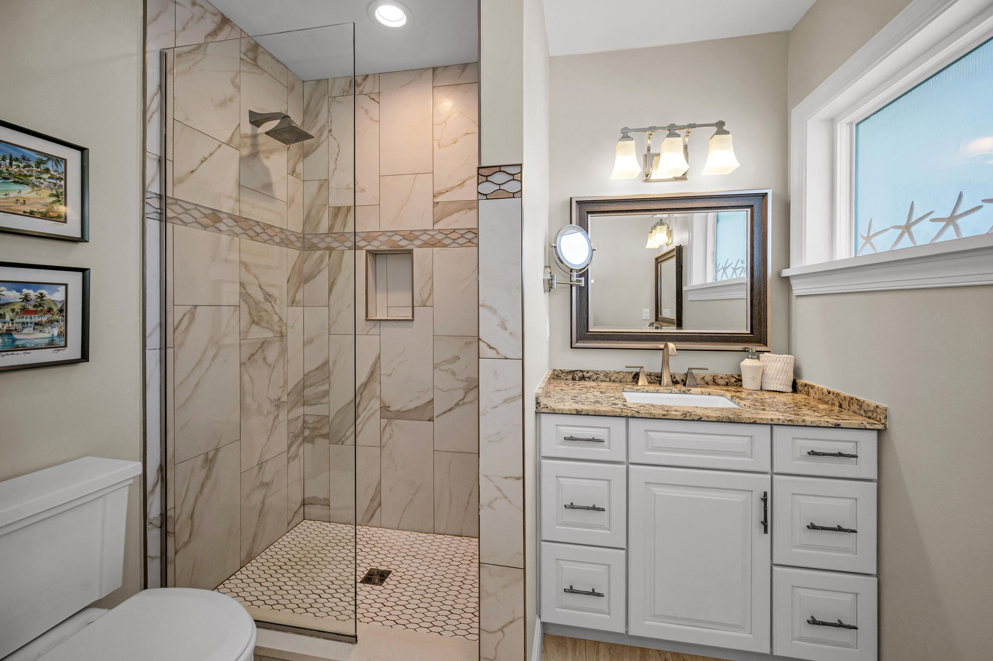 Primary Bathroom1c