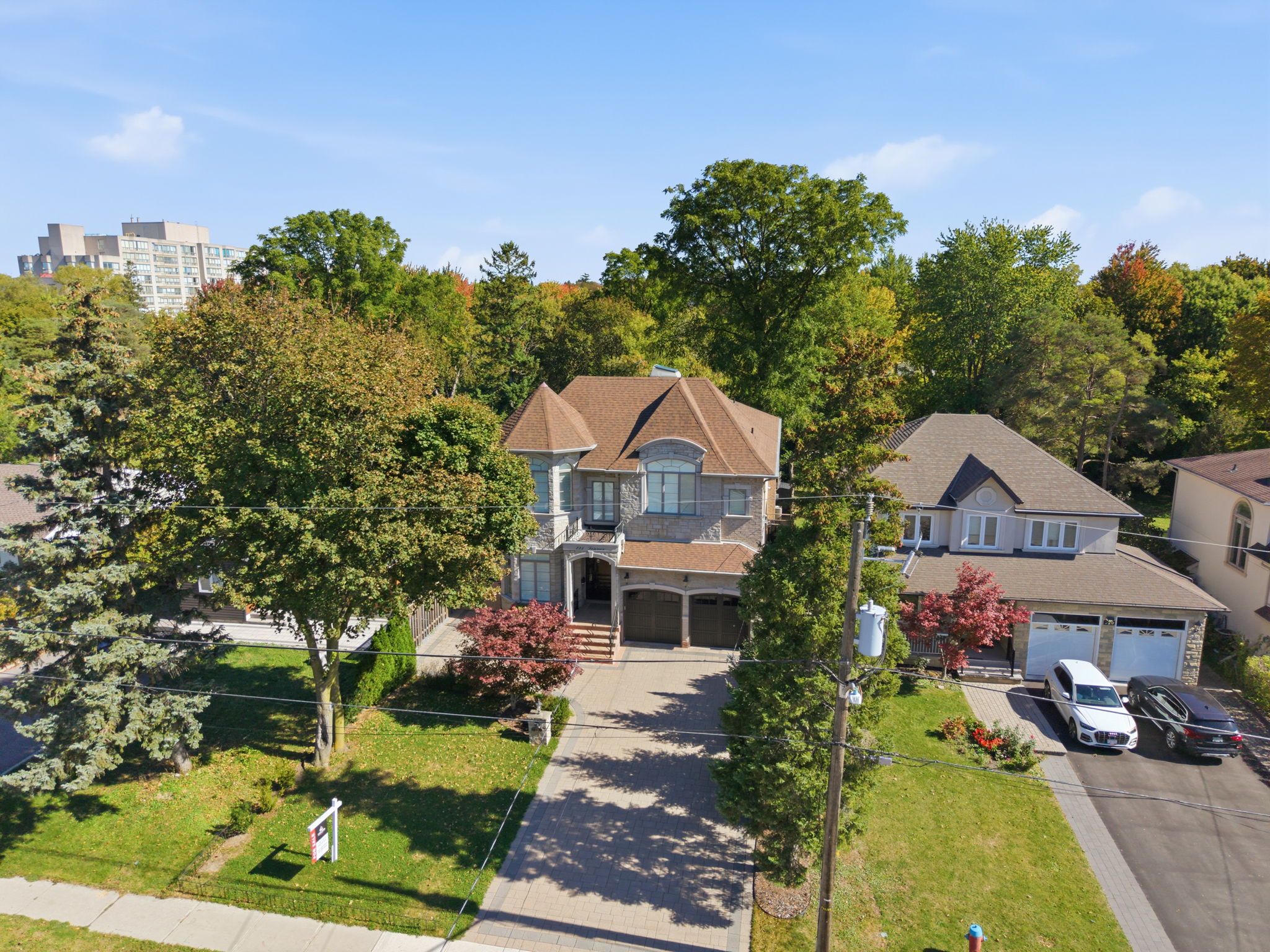 Property in Richmond Hill — delivered property photograph 7