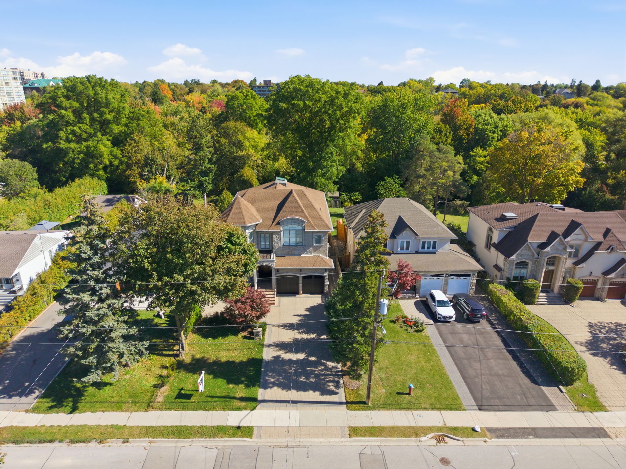 Property in Richmond Hill — delivered property photograph 9
