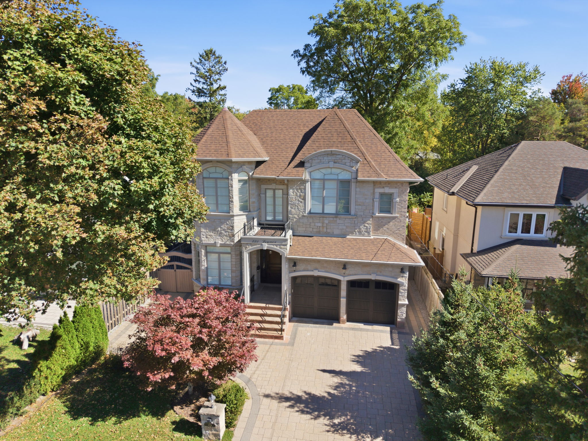 Property in Richmond Hill — delivered property photograph 10