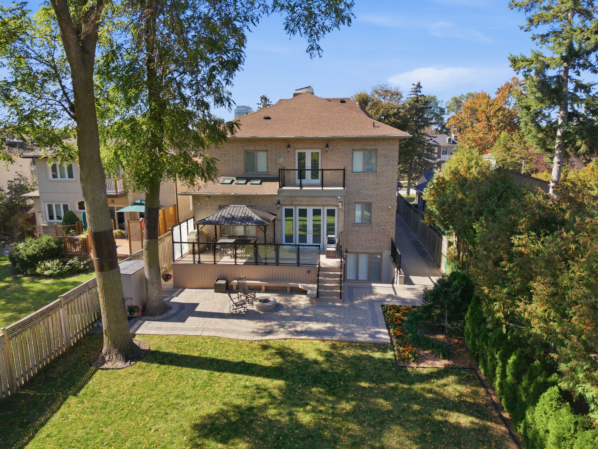 Property in Richmond Hill — delivered property photograph 32