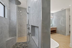 Primary Bathroom 4