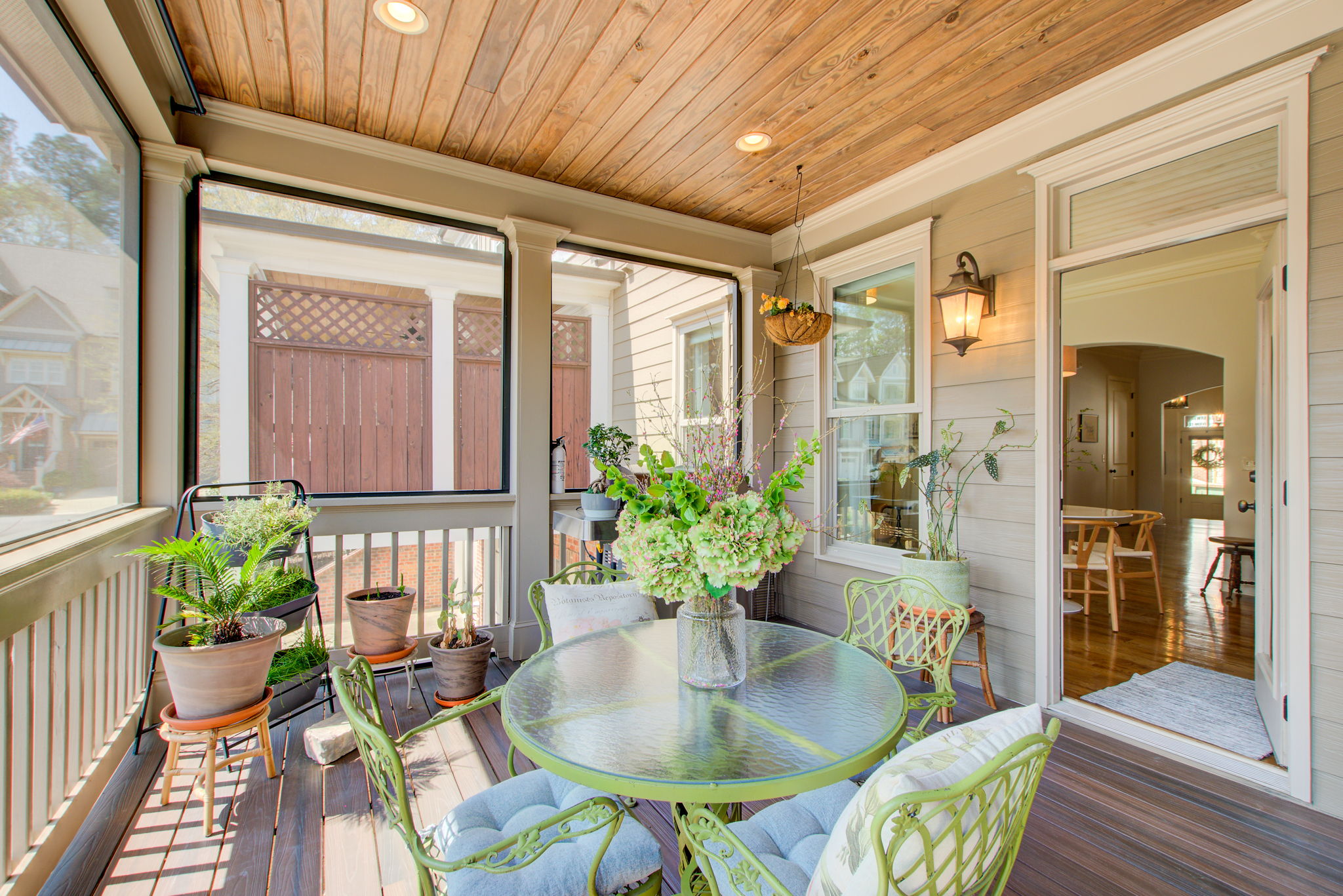 18 Screened In Balcony C w Keeping Area