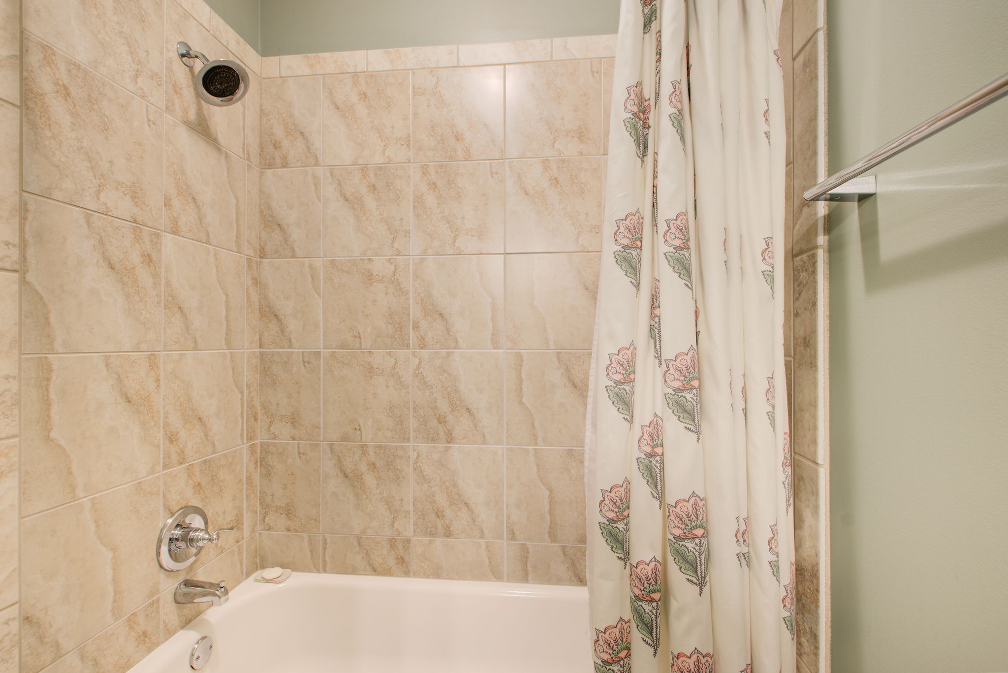 38 J&J Bath B Shower Detail