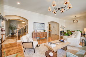 8 Living Room D w Dining