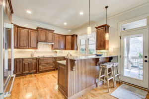 19 Kitchen A w Balcony Walkout