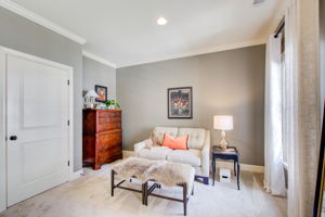 31 Main BR D Sitting Area