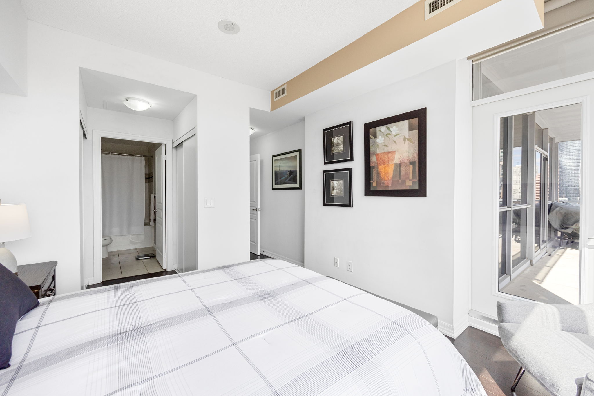 Mississauga property showcase — delivered property photograph 16