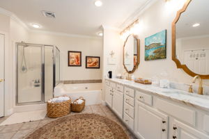 2 (25 of 26) Master Bathroom