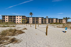 Exterior 1 of 2 (1) - circle