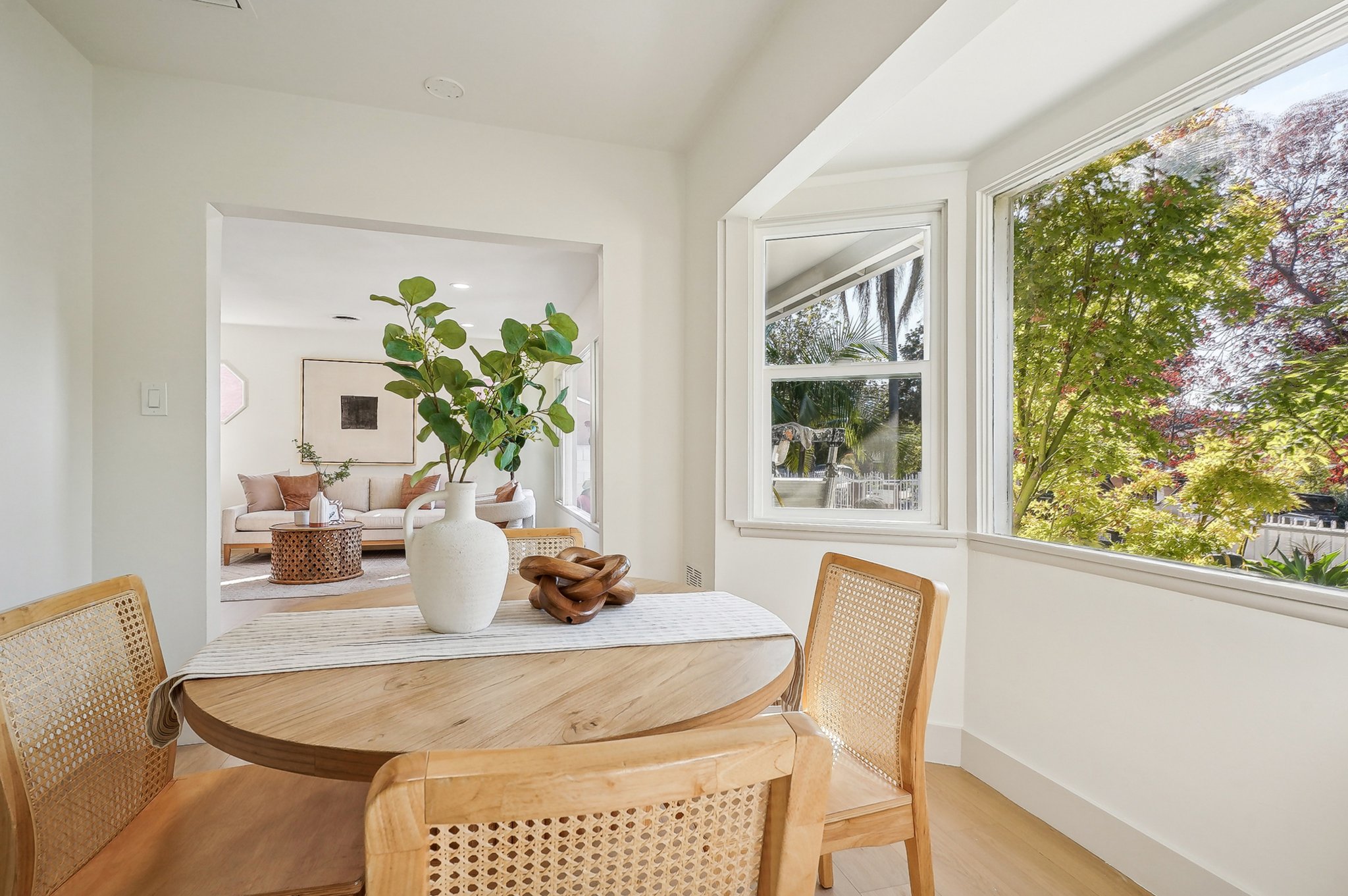 Cloverdale Ave-007.jpg