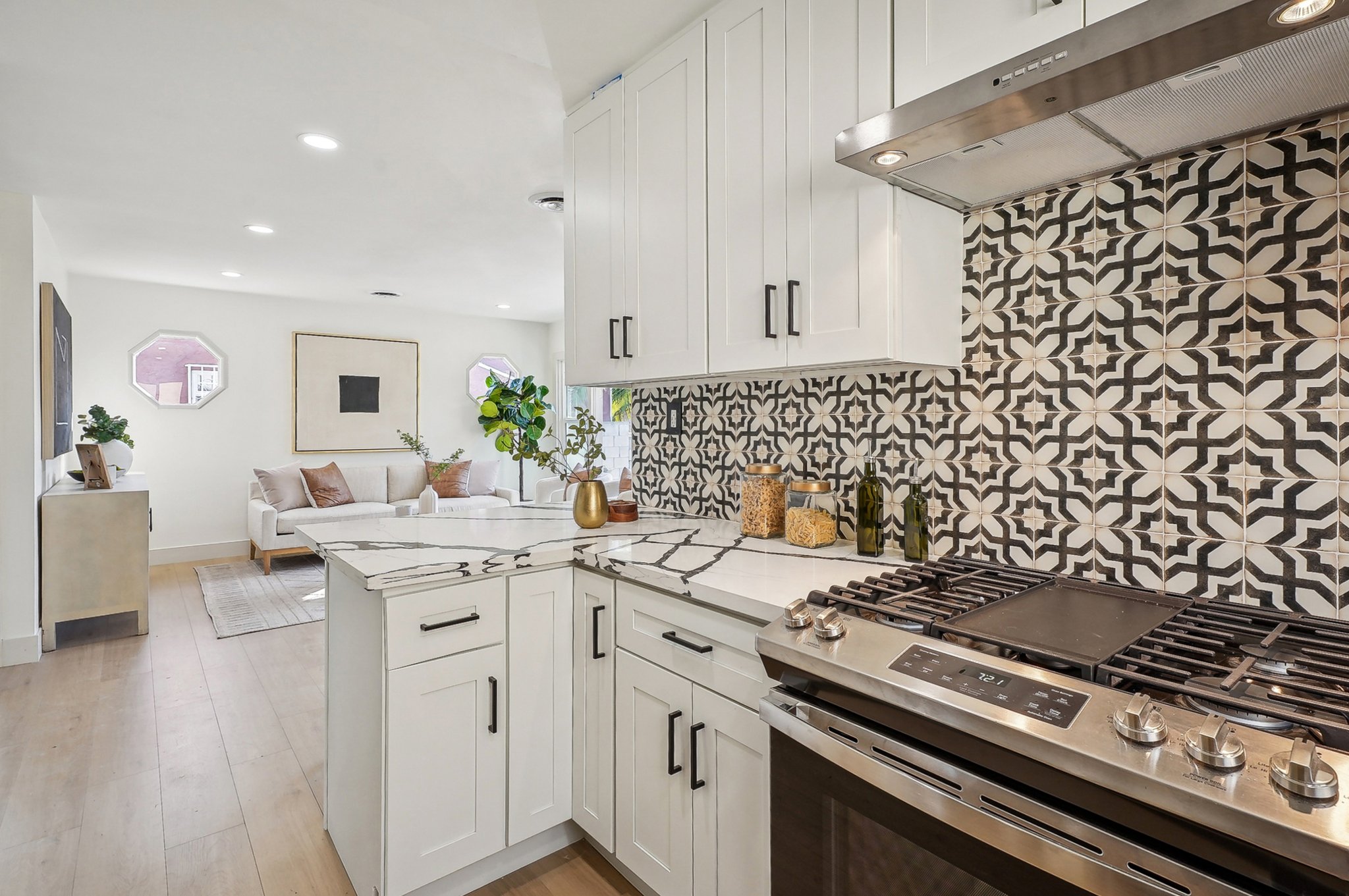 Cloverdale Ave-011.jpg
