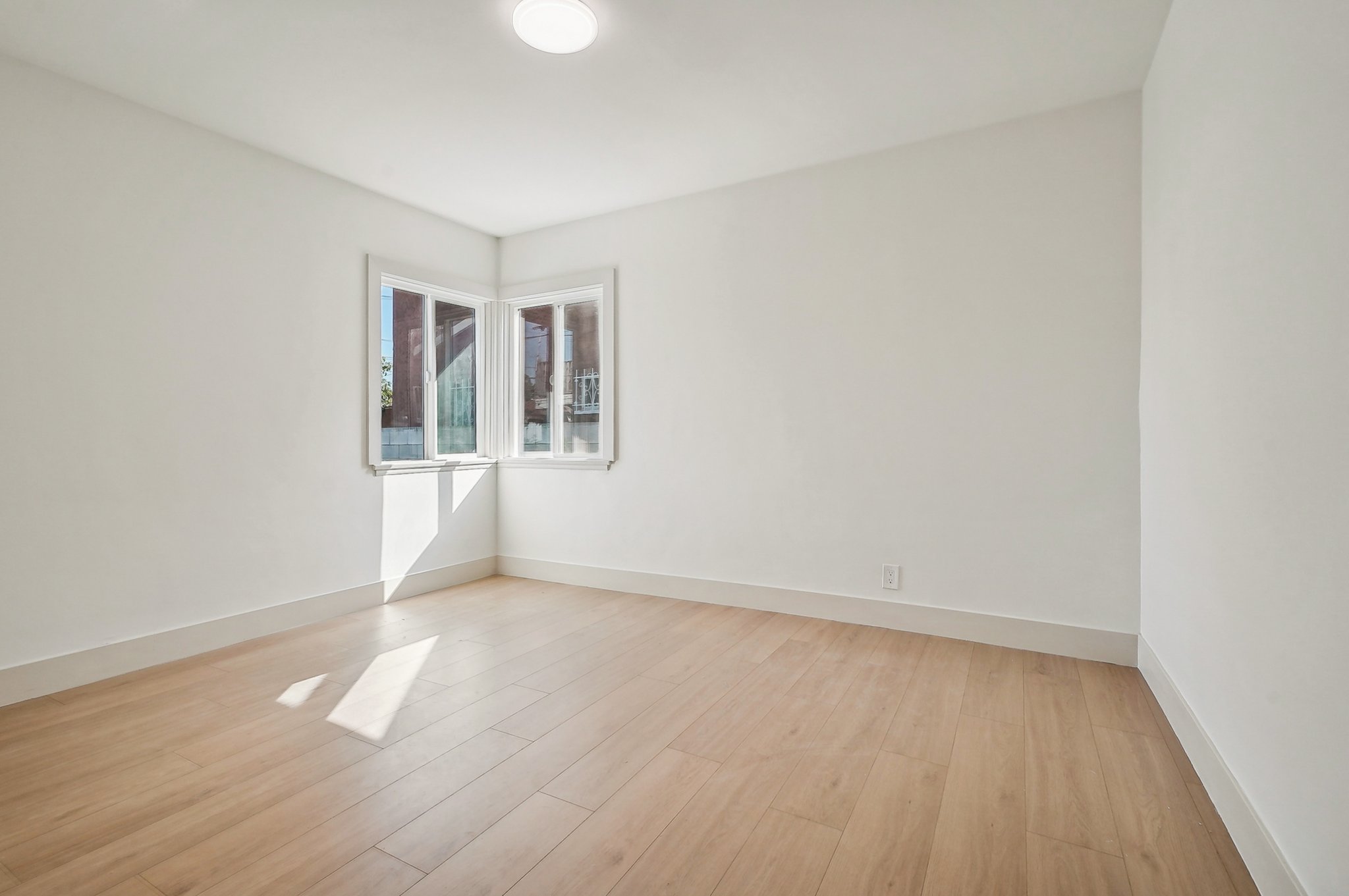 Cloverdale Ave-014.jpg