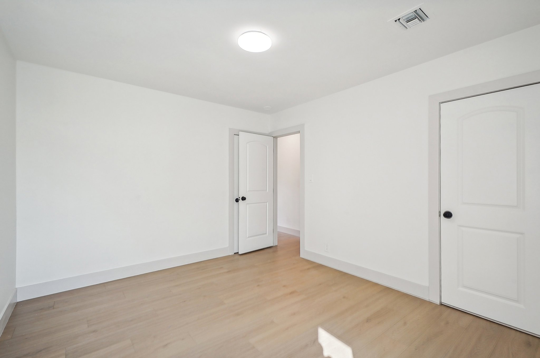 Cloverdale Ave-015.jpg