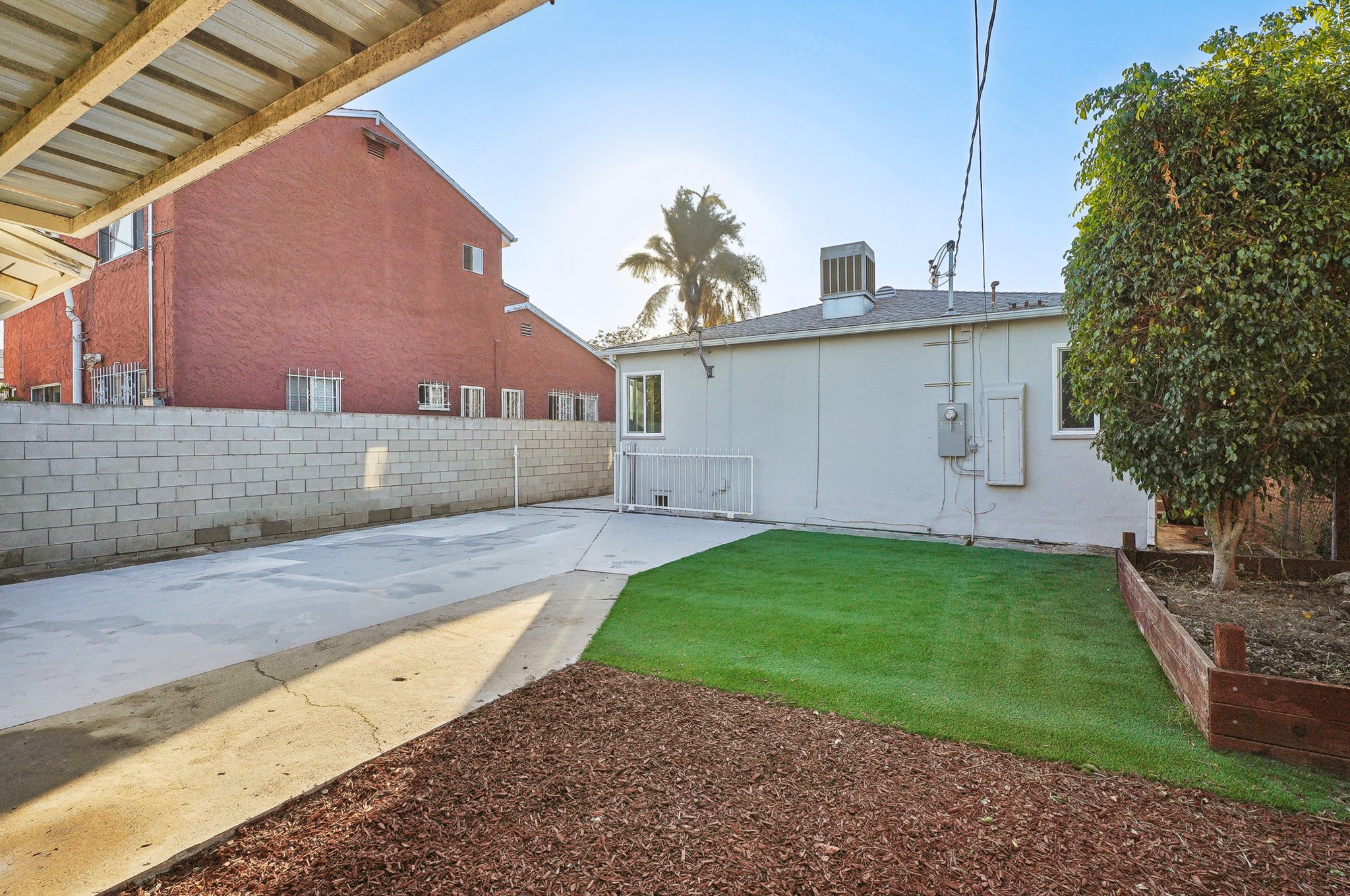 Cloverdale Ave-026.jpg