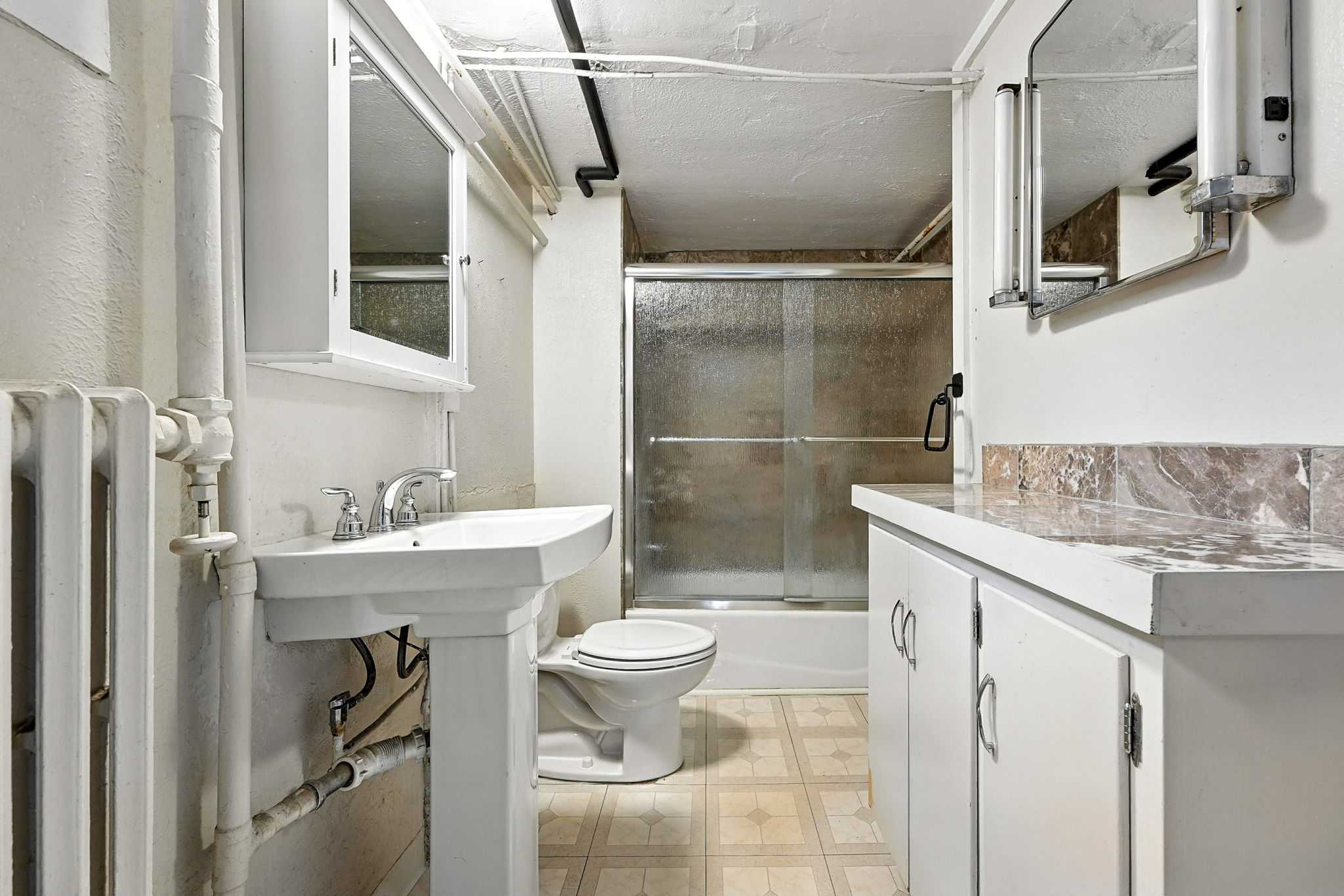  Photo 48
