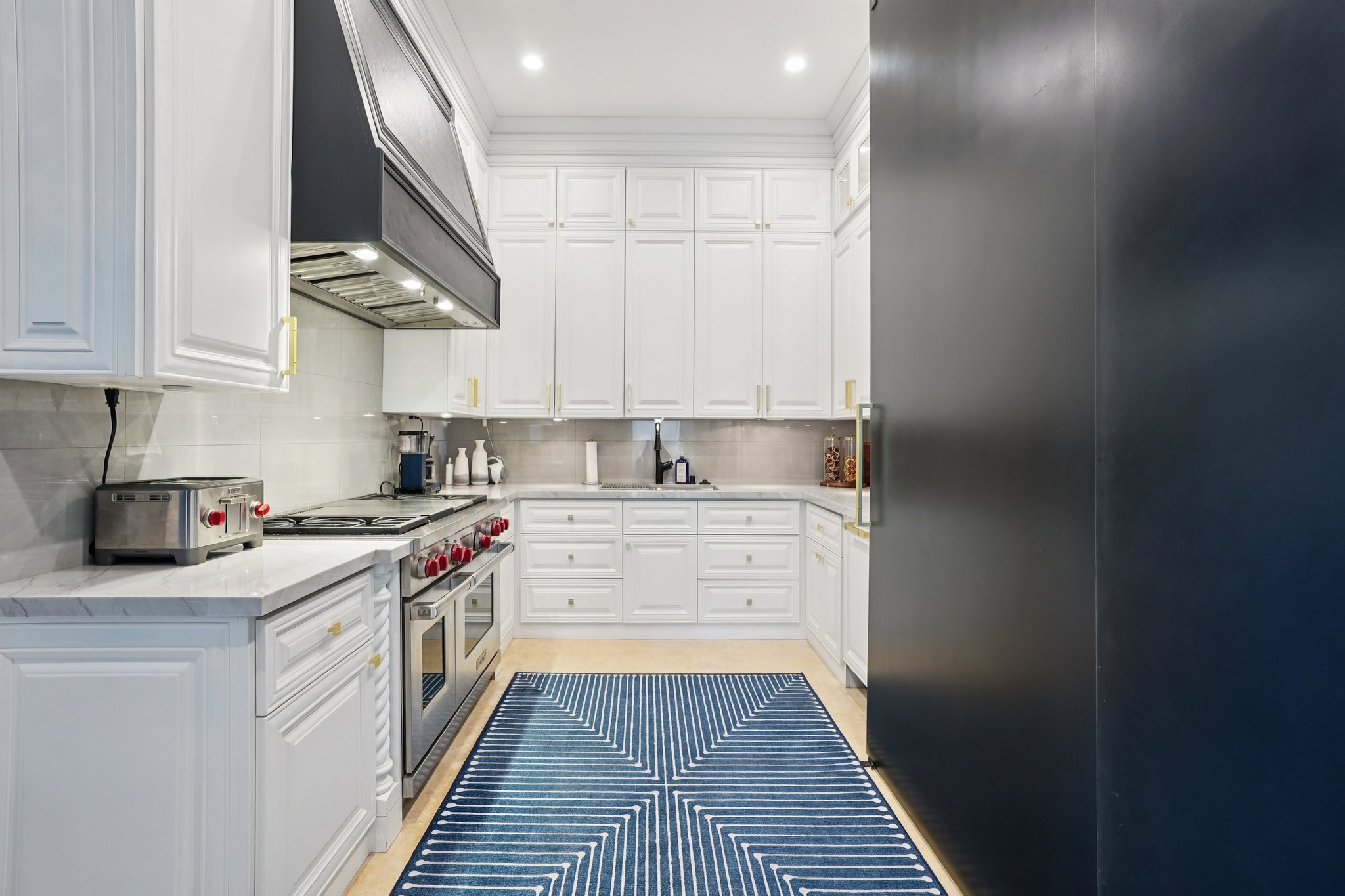 Via La Brea-S3012-033.jpg