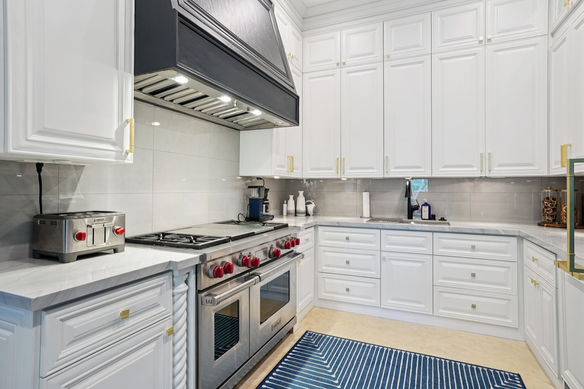 Via La Brea-S3012-034.jpg