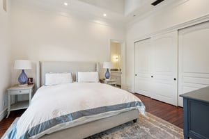 Via La Brea-S3012-050.jpg