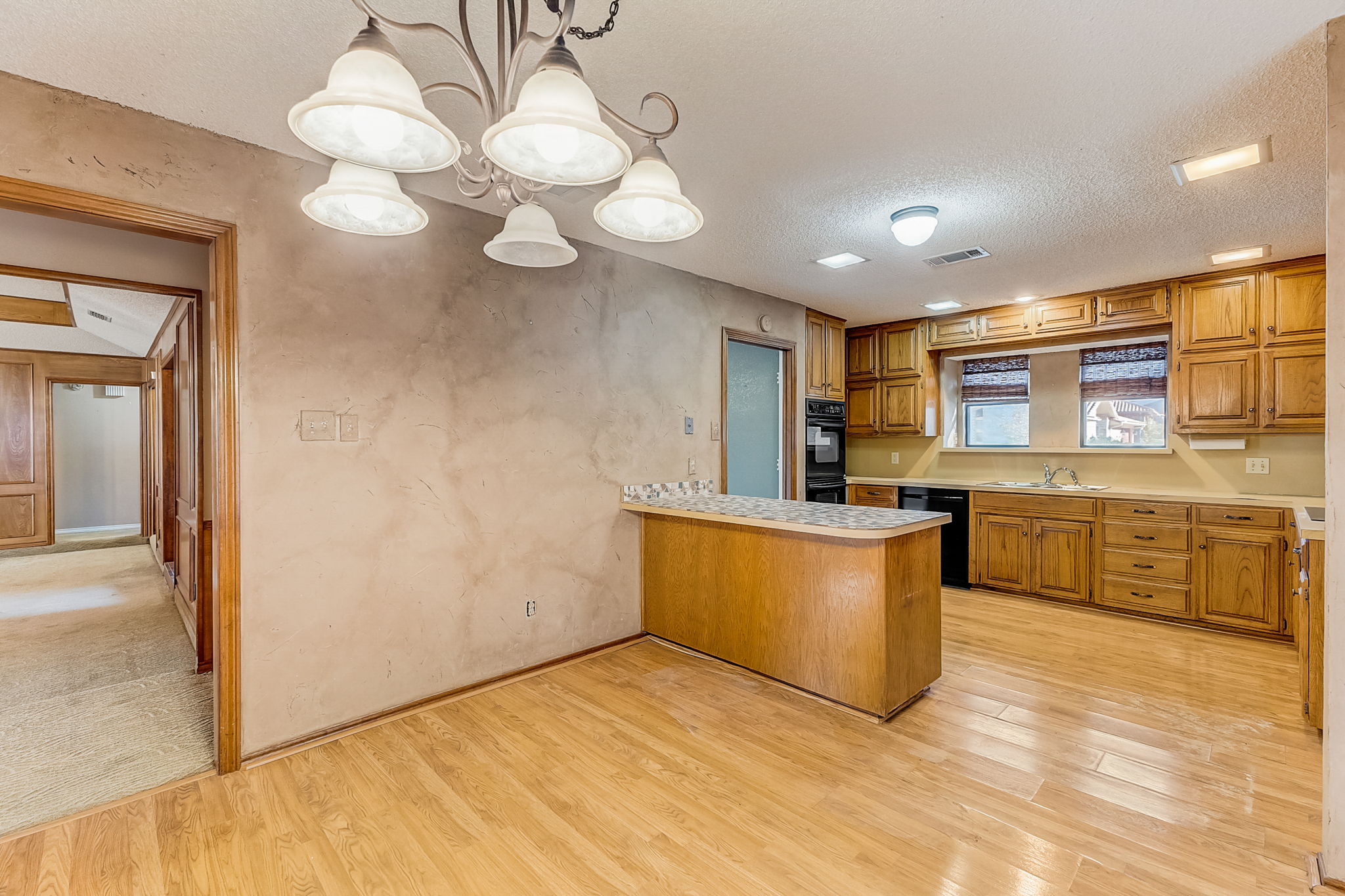 2233 Farrington Ln, Hurst, TX 76054 ShowingTime+ Listing Media Services