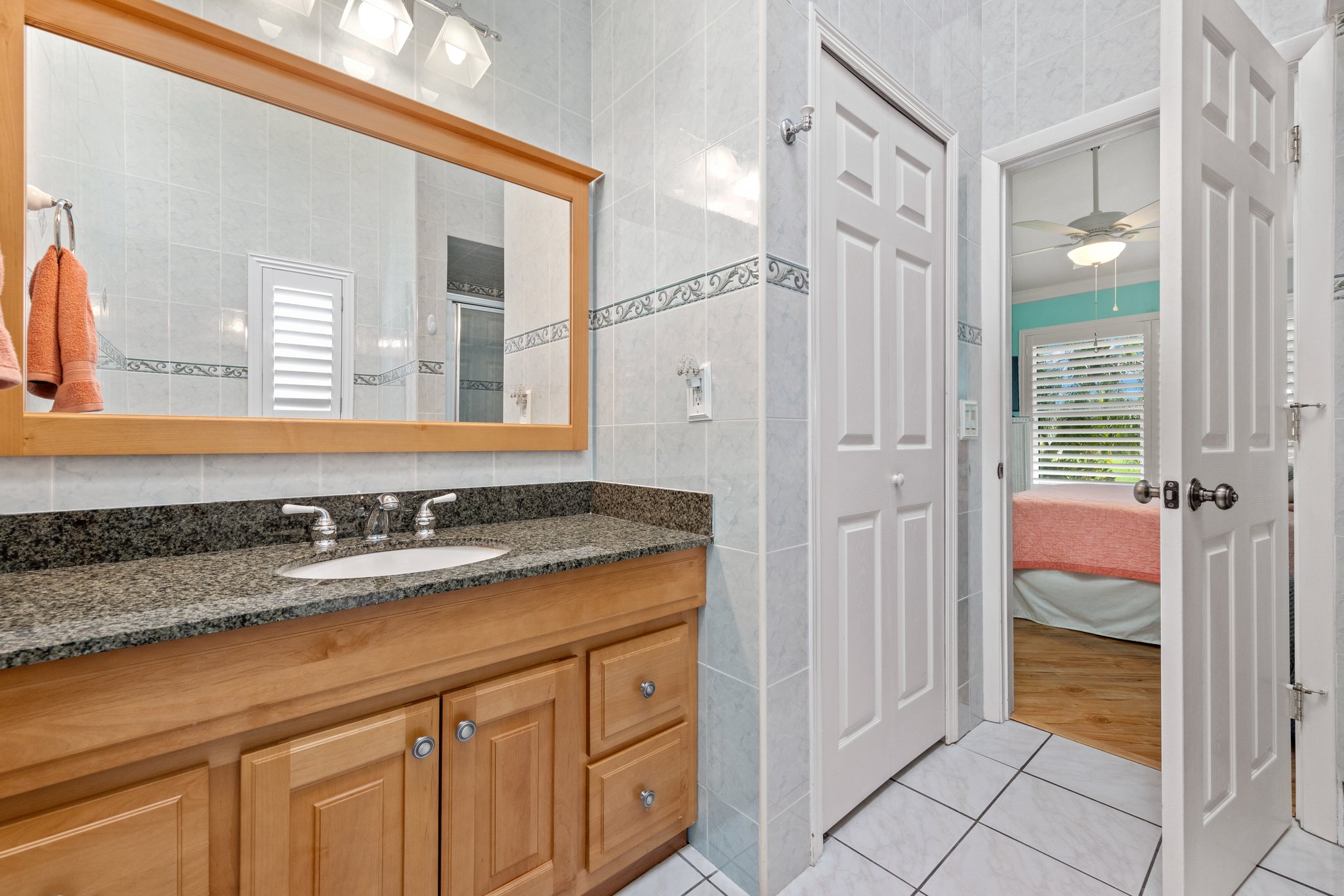 Guest Bathroom 1.jpg
