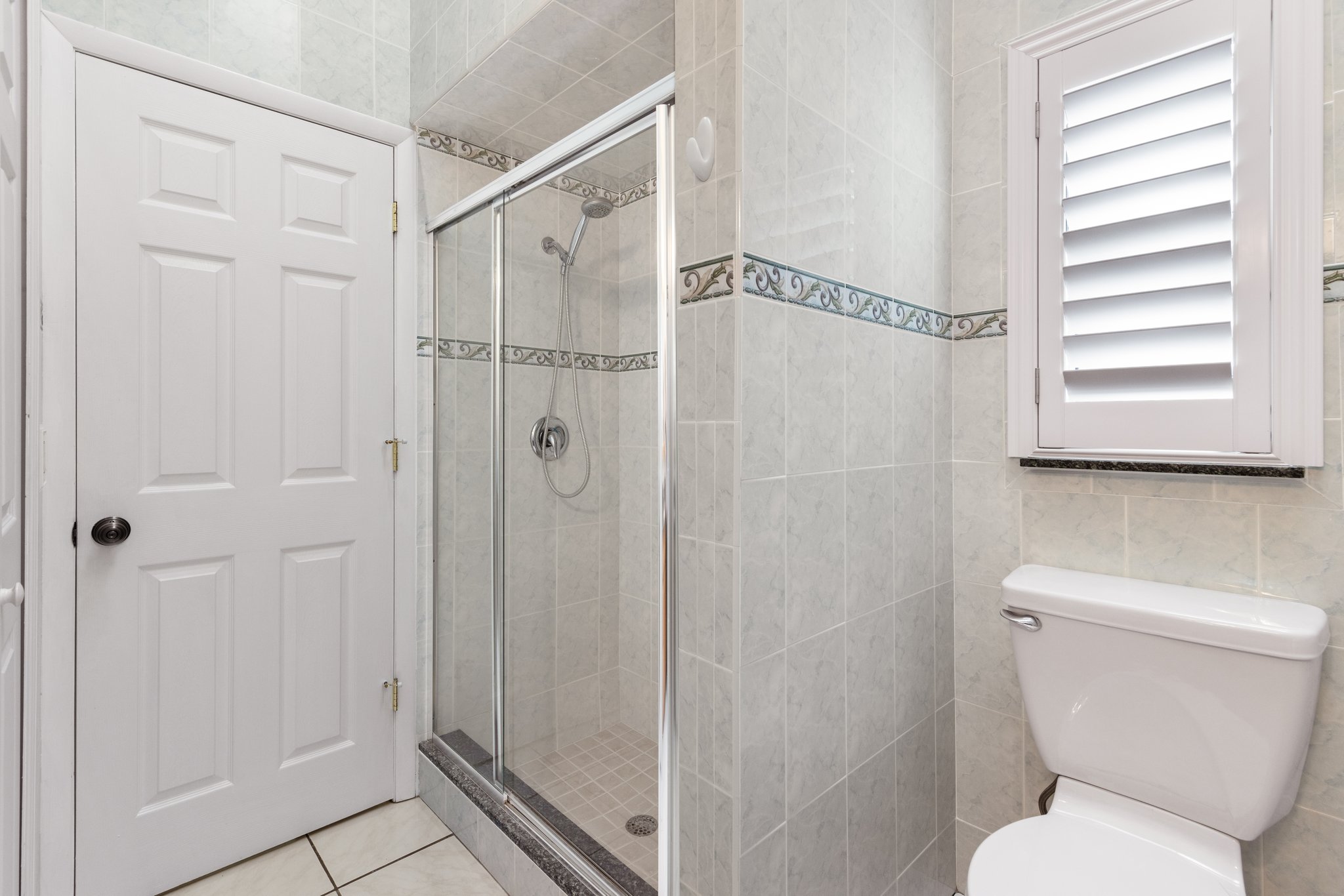 Guest Bathroom 3.jpg