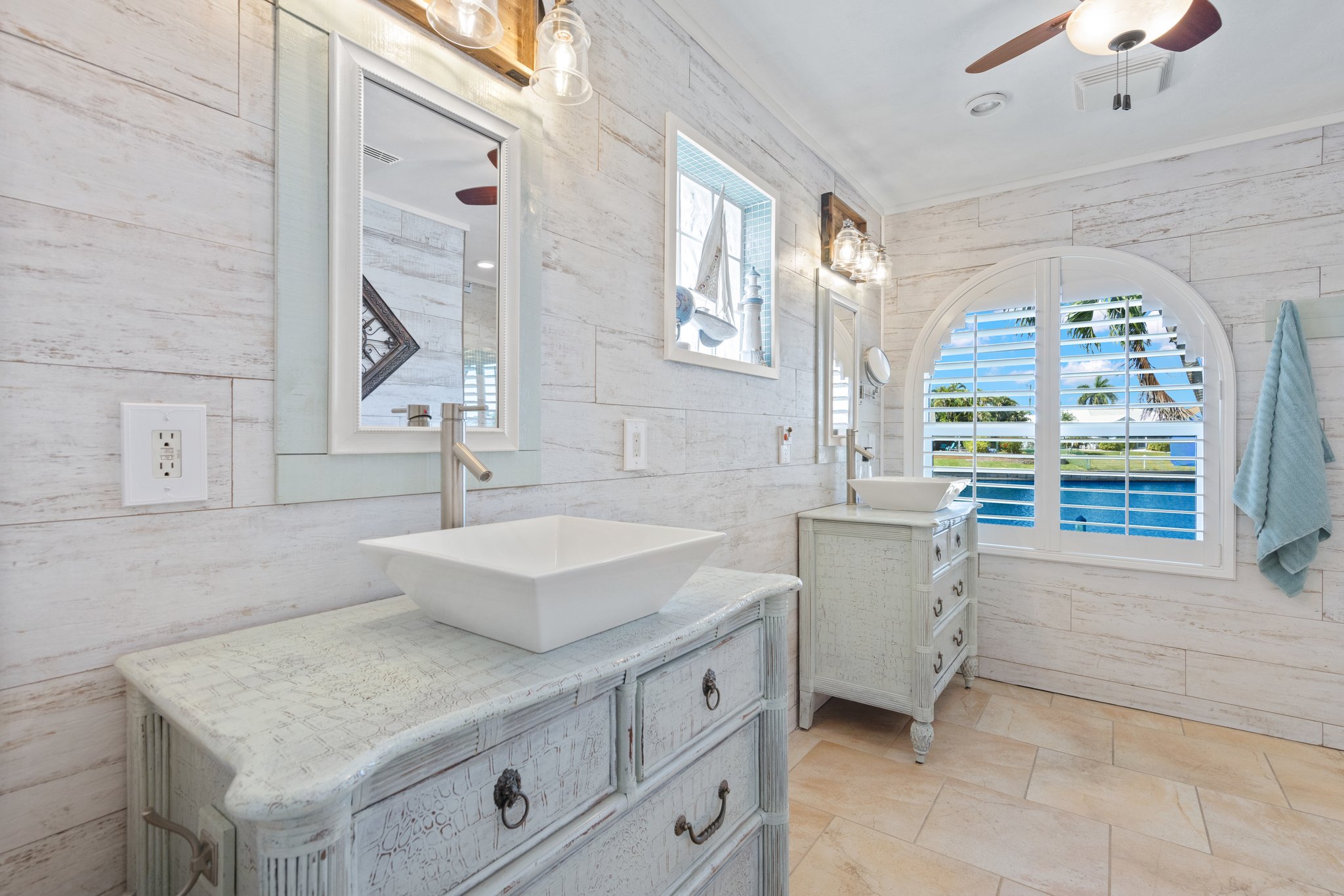 Primary Bathroom 1.jpg