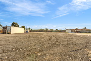  Photo 0