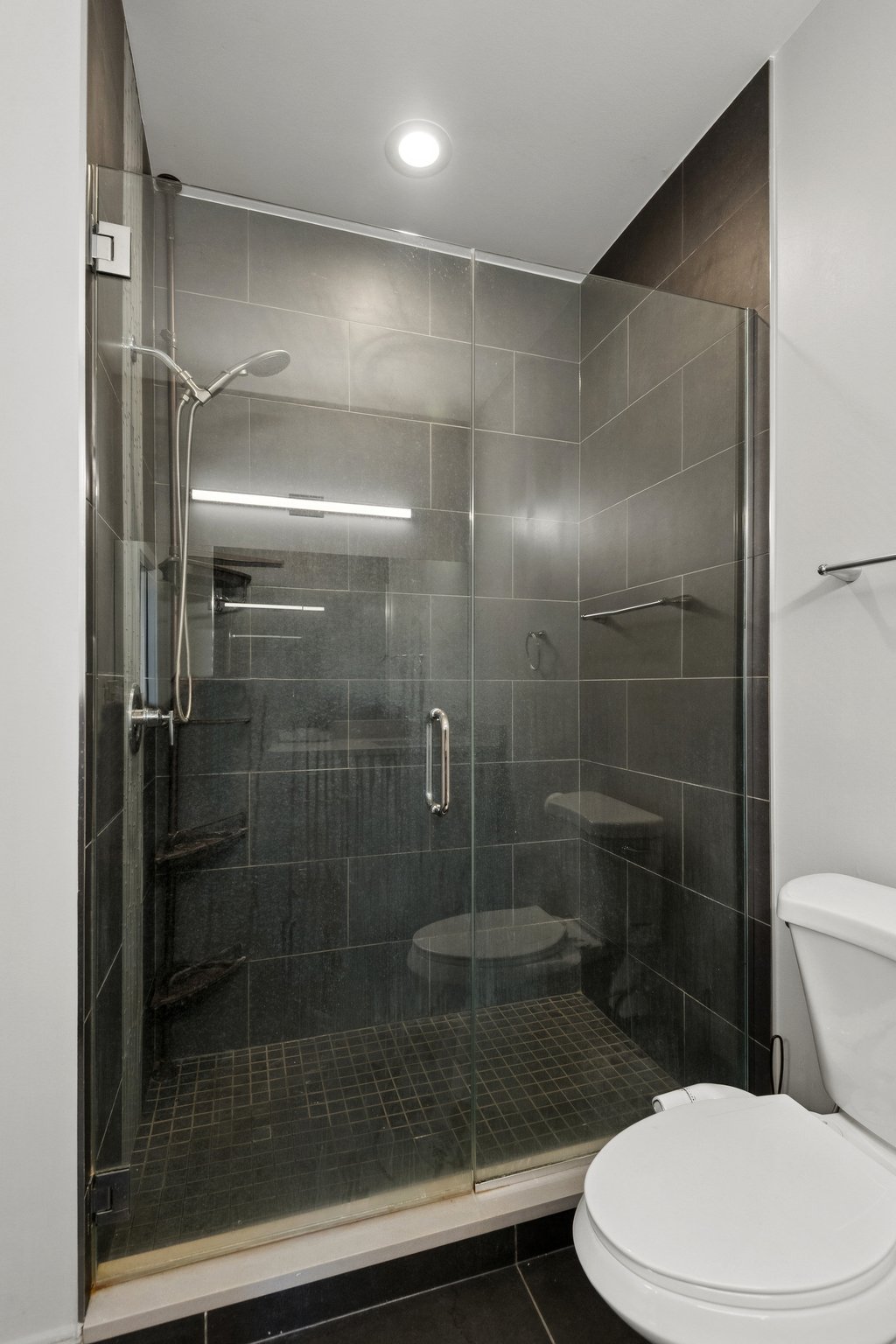 2237 W Coulter St_008.jpg