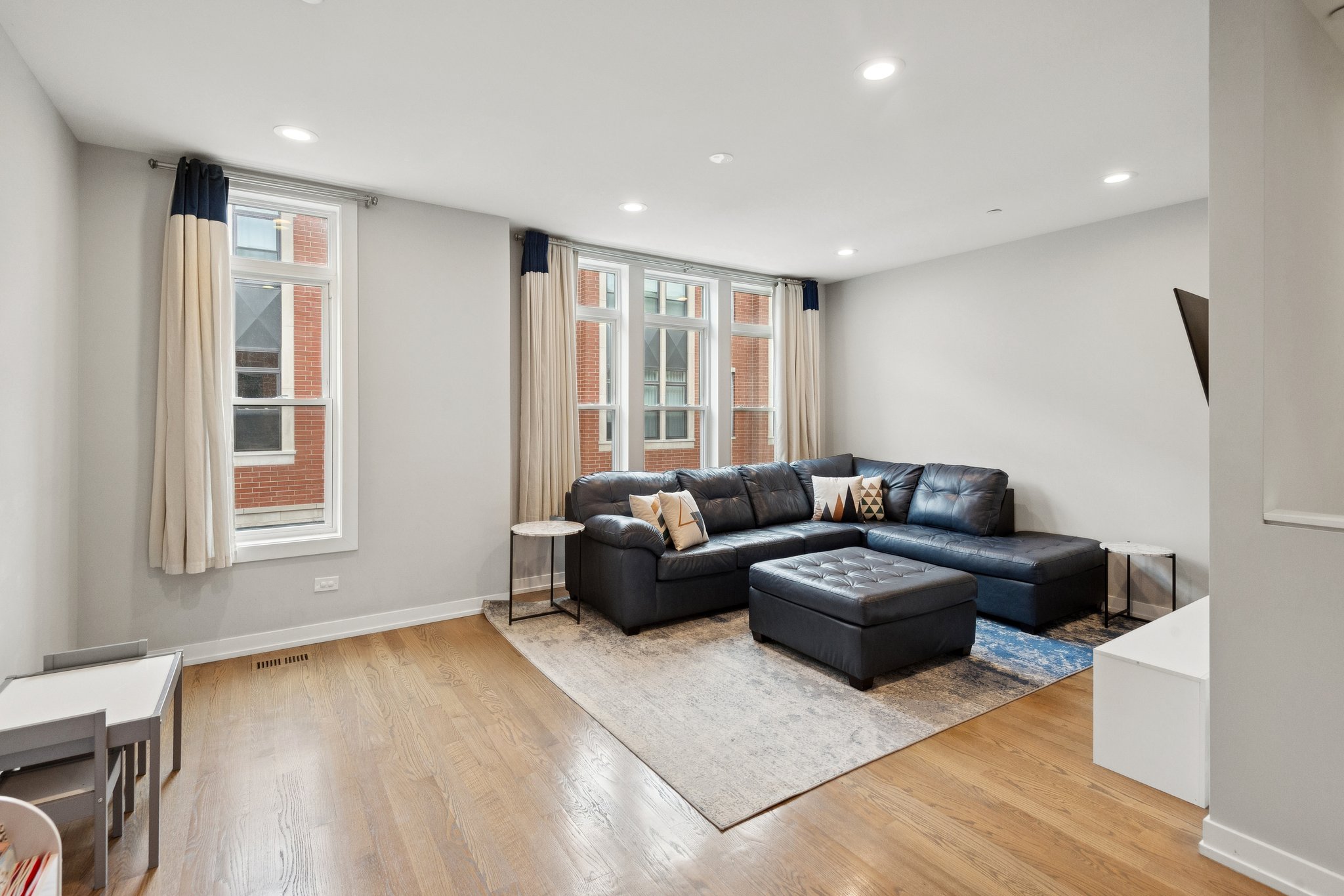 2237 W Coulter St_013.jpg