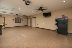 25-Heated Garage
