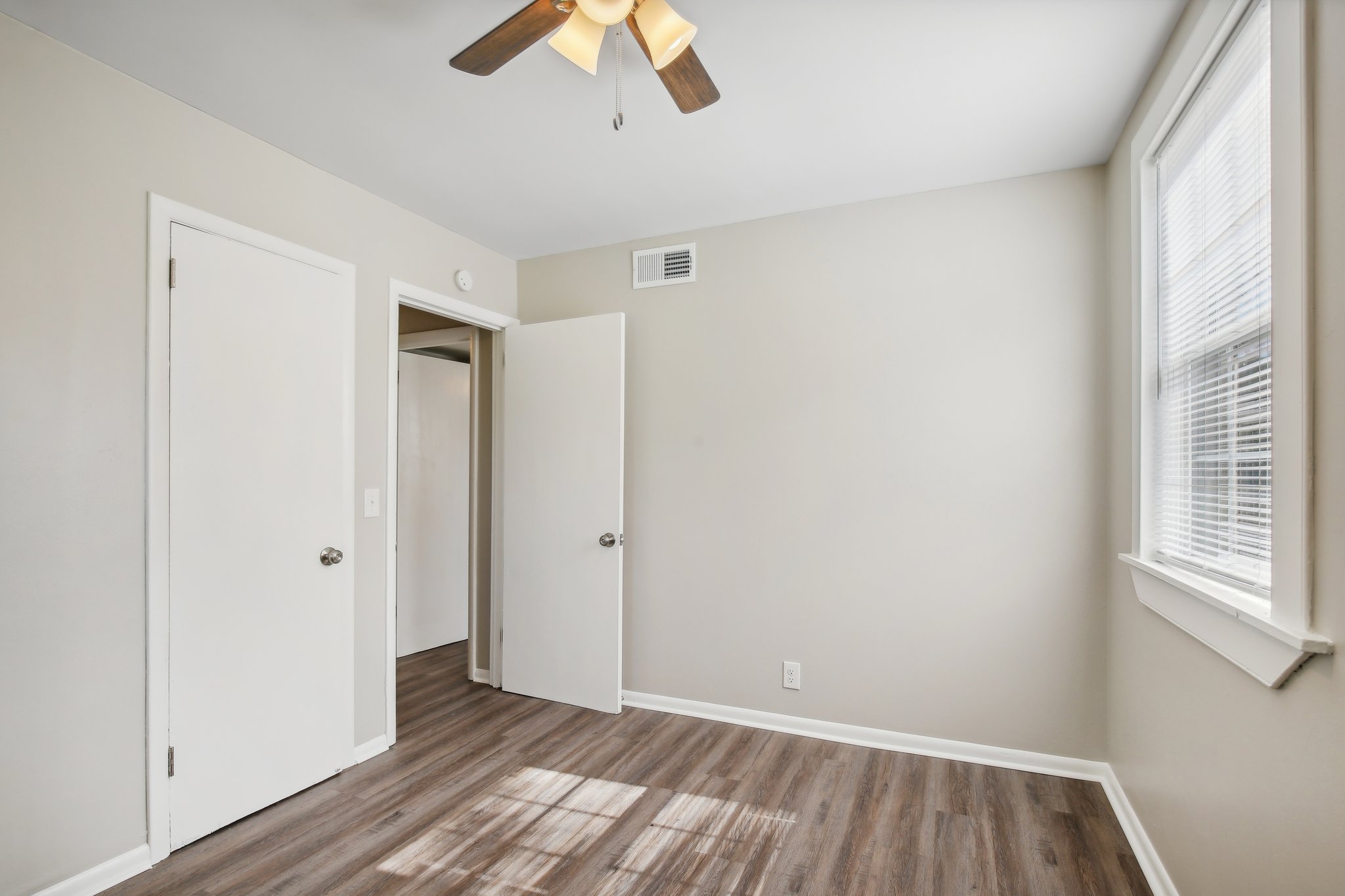Aurora Ave-020.jpg